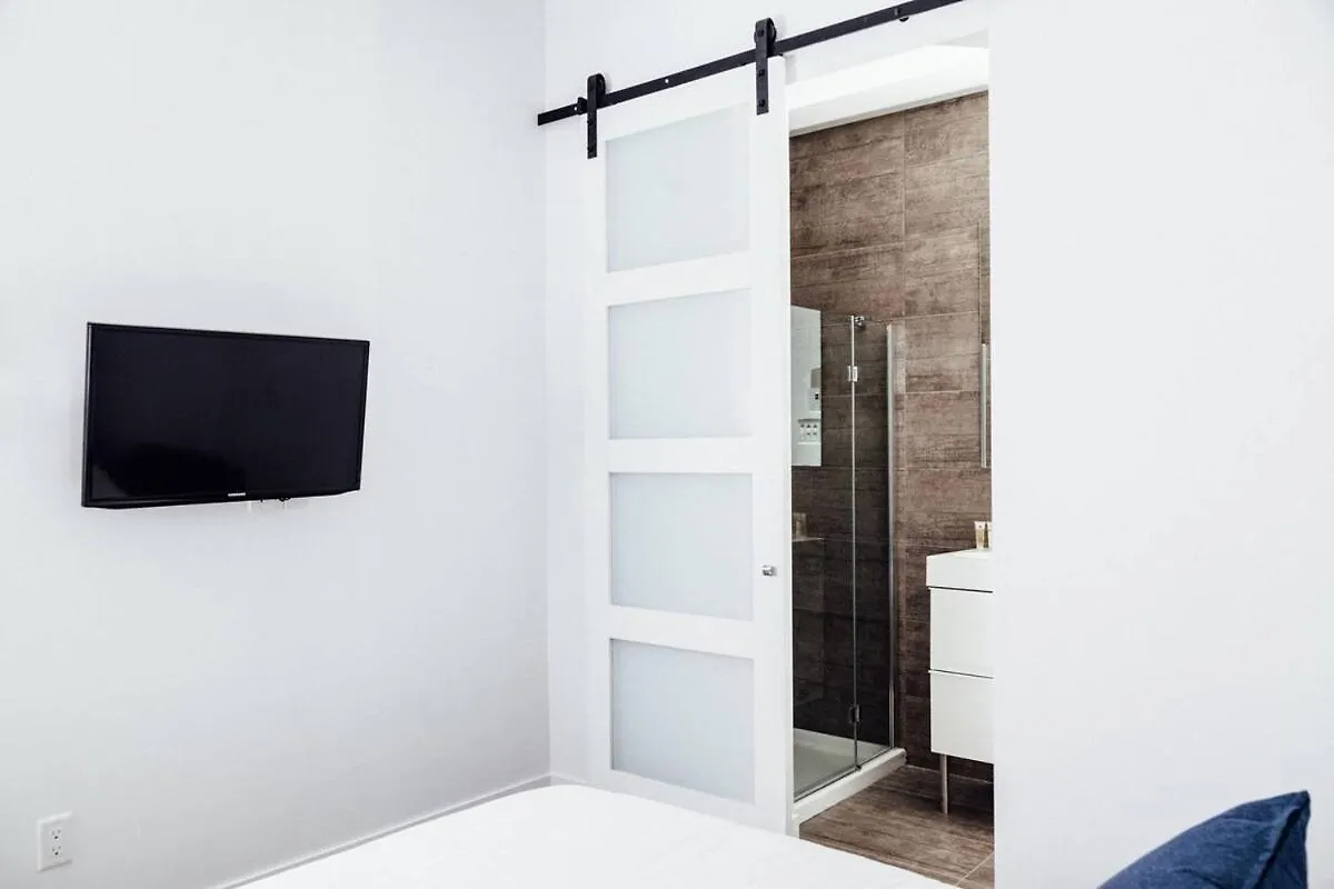 The Qube Aparthotel Montreal 0*,  Canada